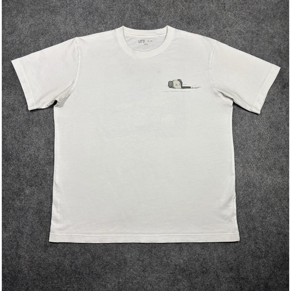 Uniqlo UT x KAWS Men's T-Shirt Medium White Companion Graphic Tee